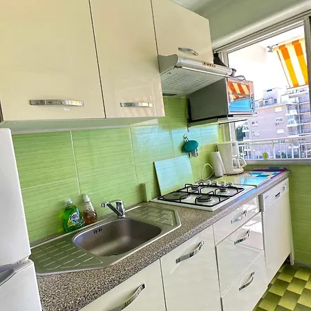 Golfe-juan à 300 M De La Et Près De Cannes 2, Centre Et Gare Appartement