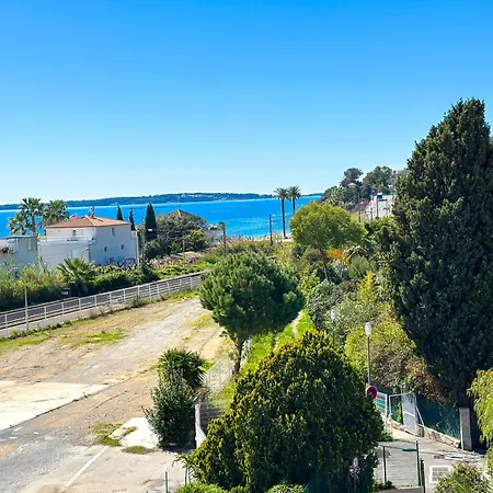 Apartment Golfe-juan A 300 M De La Et Pres De Cannes 2, Centre Et Gare *